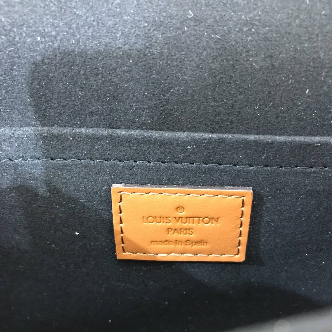 Louis Vuitton Reverse Monogram Dauphine MM M45958 Shoulder Bag Replica