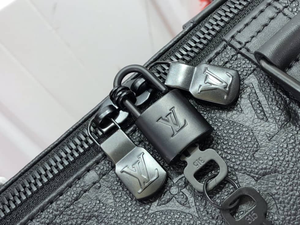 LV Duffle Bag Replica Keepall Bandoulire 50 Taurillon Monogram Black M59025