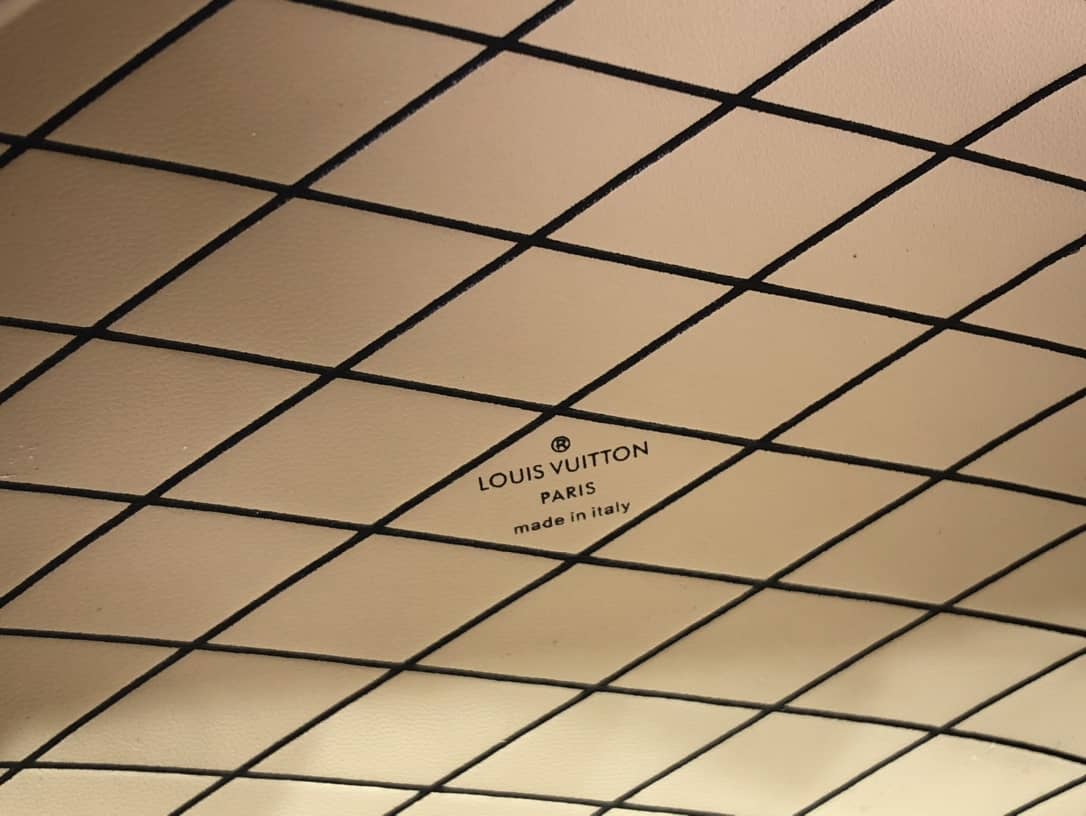 Louis Vuitton Petite Boite Chapeau Crocodilien Brillant Replica Bag Red N93597