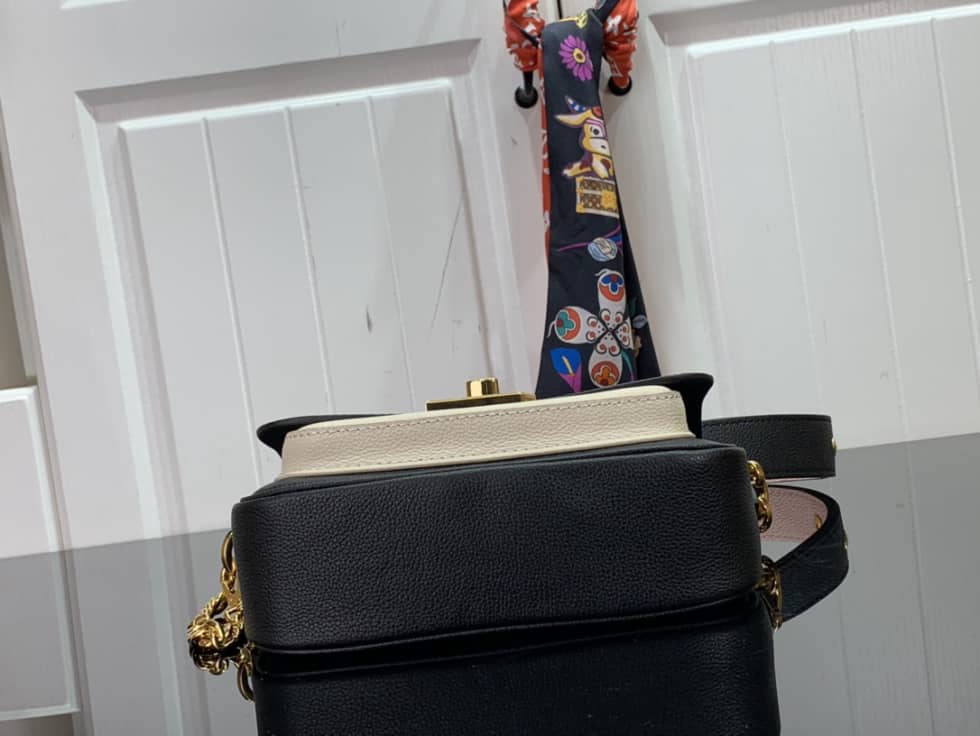 Louis Vuitton Lockme Tender Leather Black M58557 Replica Crossbody Bag