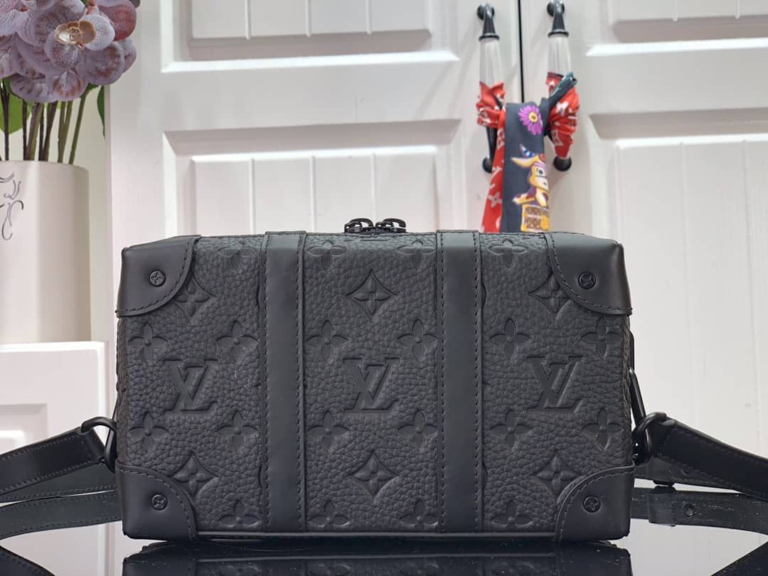 Louis Vuitton Soft Trunk Replica Wallet Black M30697