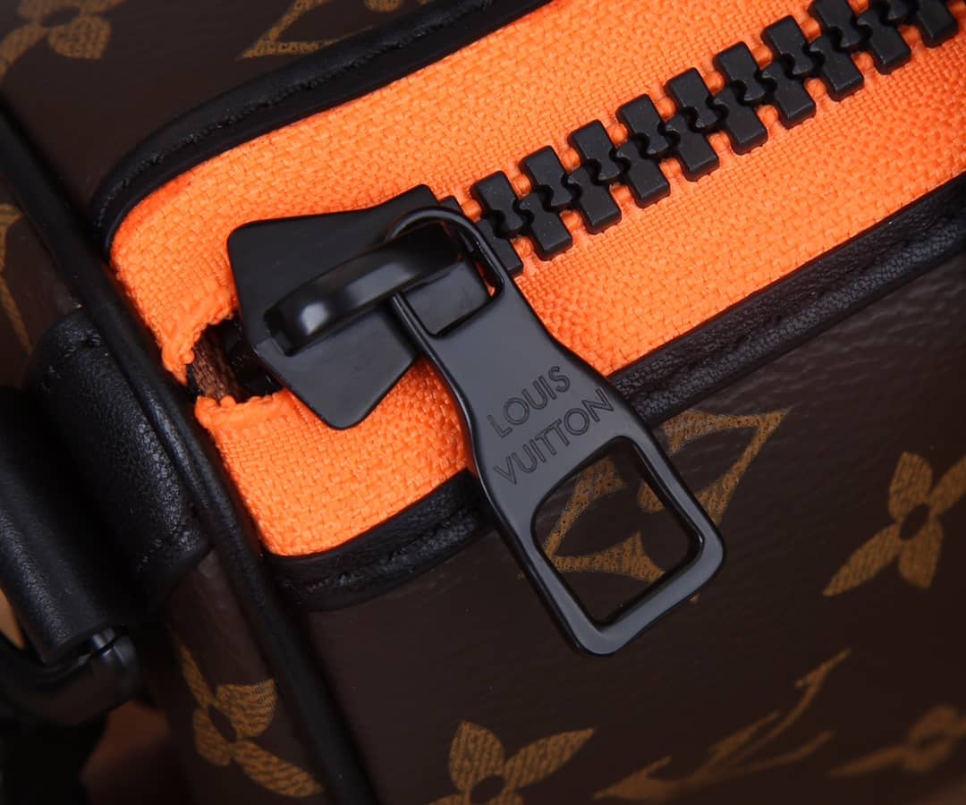 Louis Vuitton Monogram Zoom And Friends Adventure Keepall Bag Replica M80118