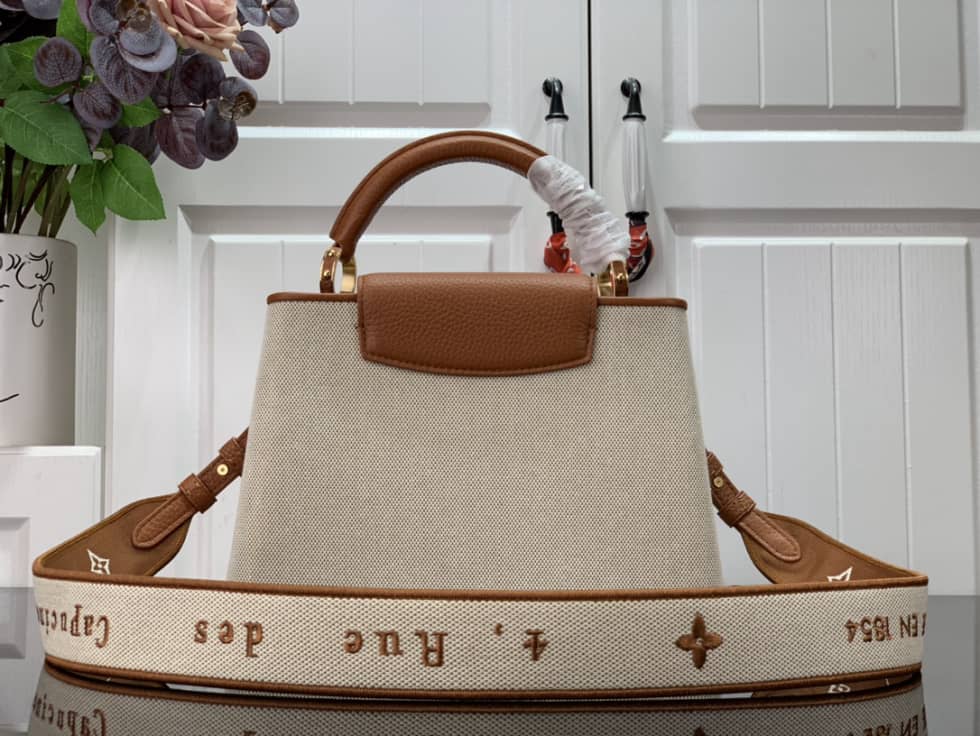 Louis Vuitton Capucines BB M59872 Replica Shoulder Bag