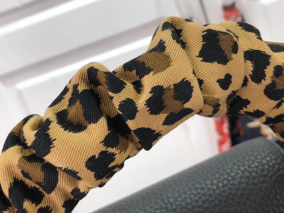 Louis Vuitton Capucines MM Black M58732 Replica Crossbody Bag