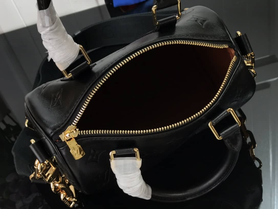 Louis Vuitton Speedy Bandouliere 22