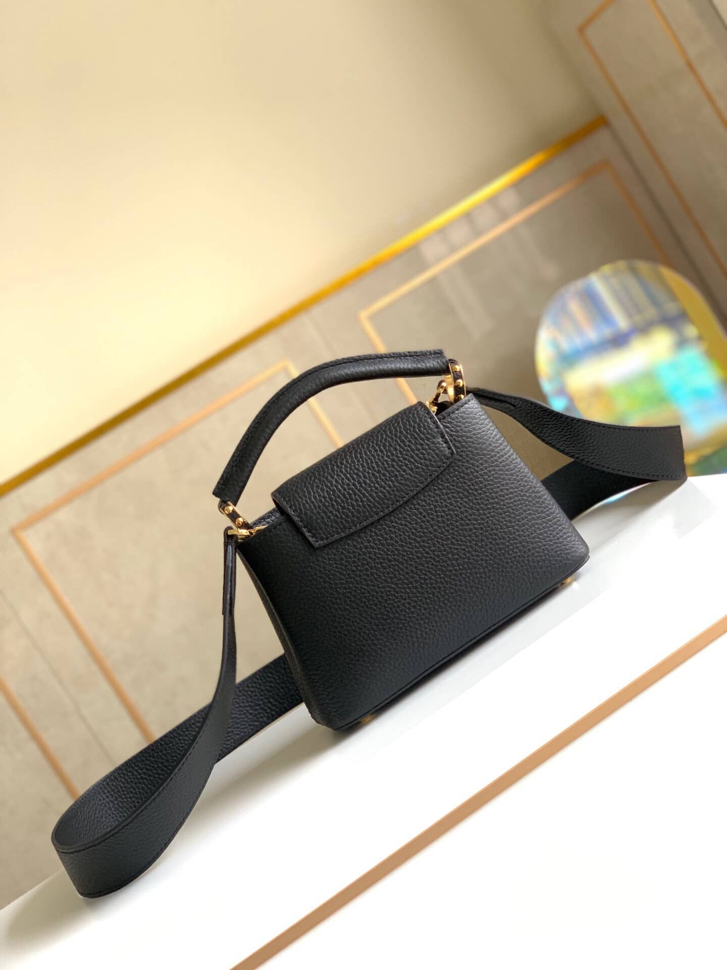 Louis Vuitton Taurillon Leather Capucines Mini Replica Bag Black M55985
