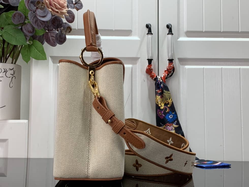 Louis Vuitton Capucines MM M59872 Replica Shoulder Bag