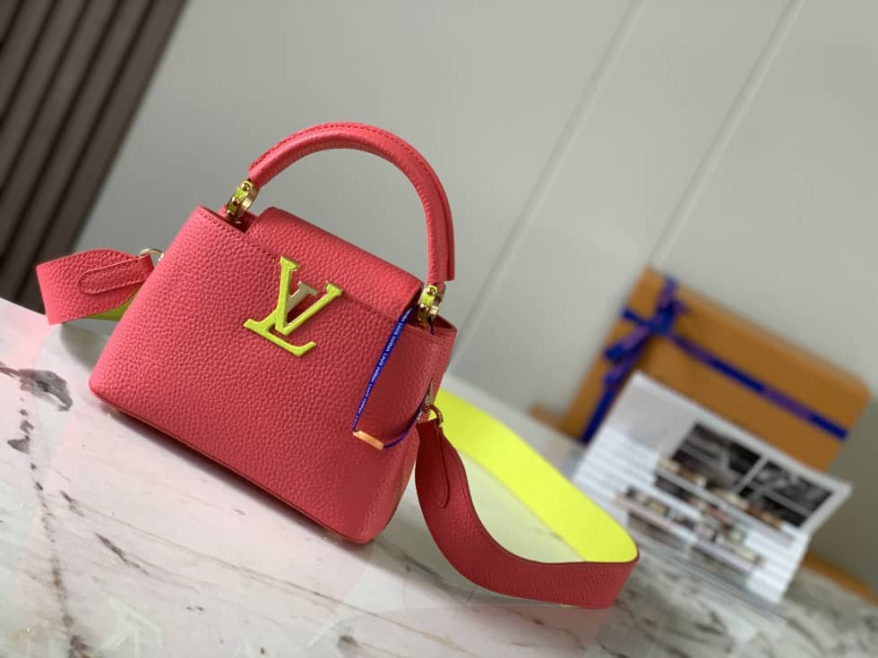 Louis Vuitton Capucines Mini M59440 Replica Shoulder Bag