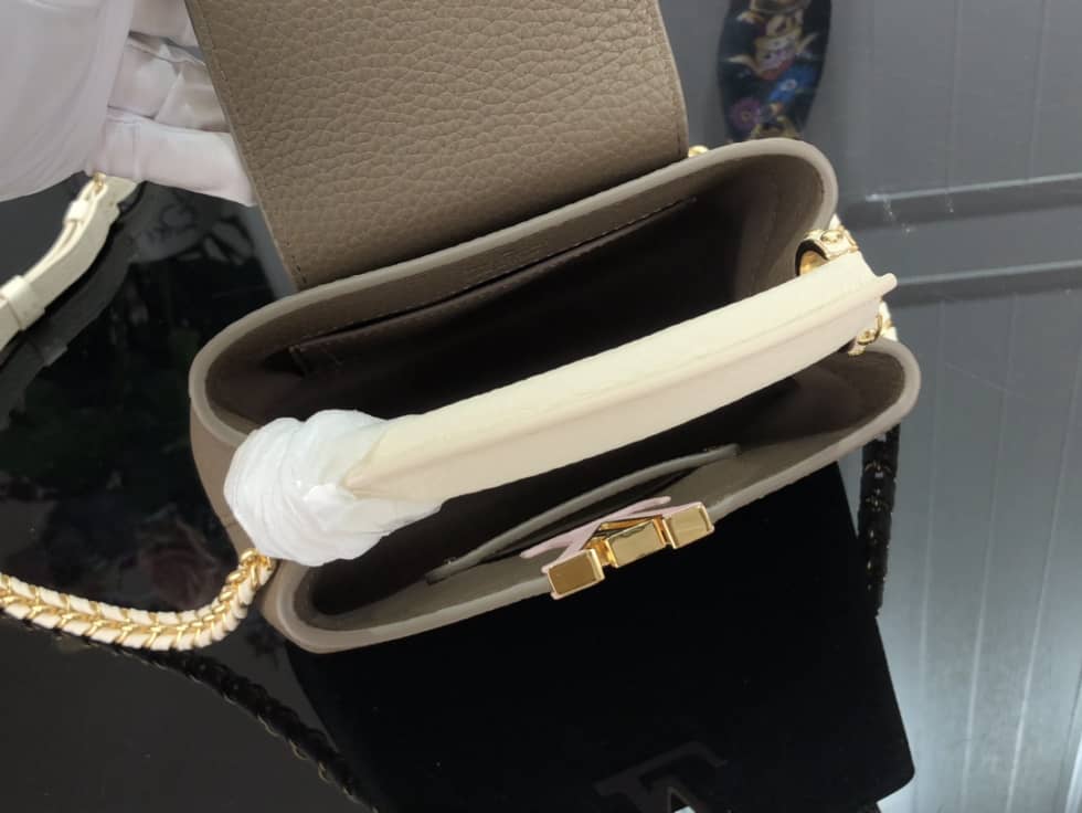 Louis Vuitton Capucines Mini M59709 Replica Shoulder Bag