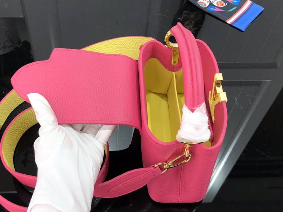 Louis Vuitton Capucines Mini M59440 Replica Shoulder Bag