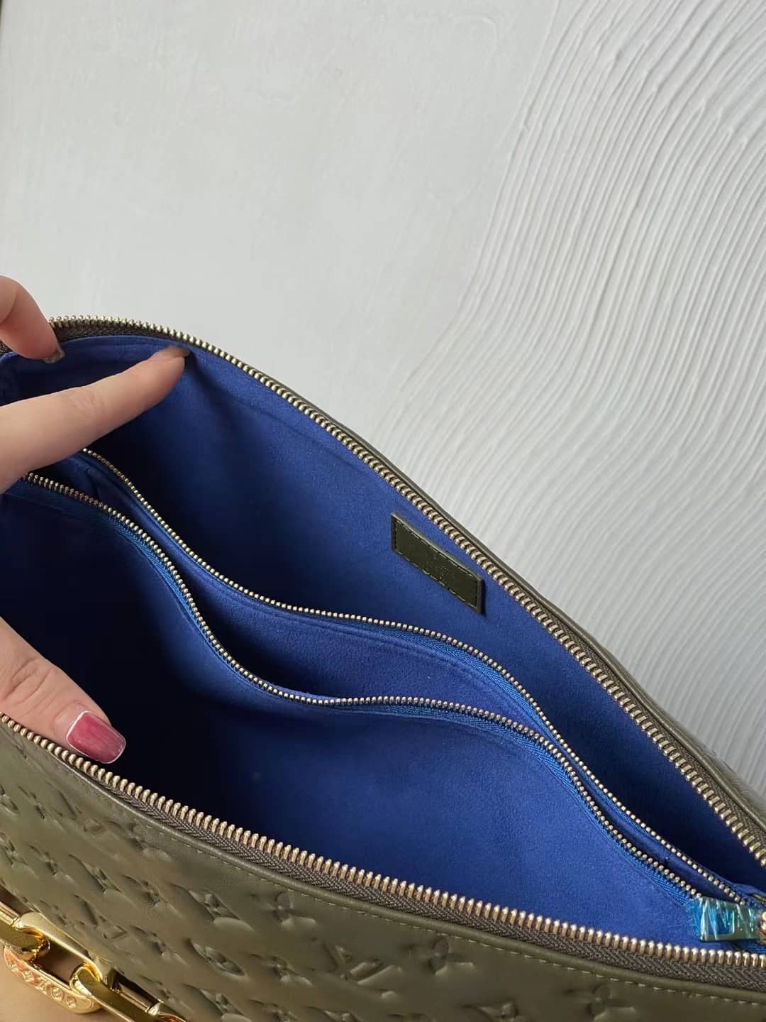 Louis Vuitton Coussin MM Embossed M57782 Replica Shoulder Bag