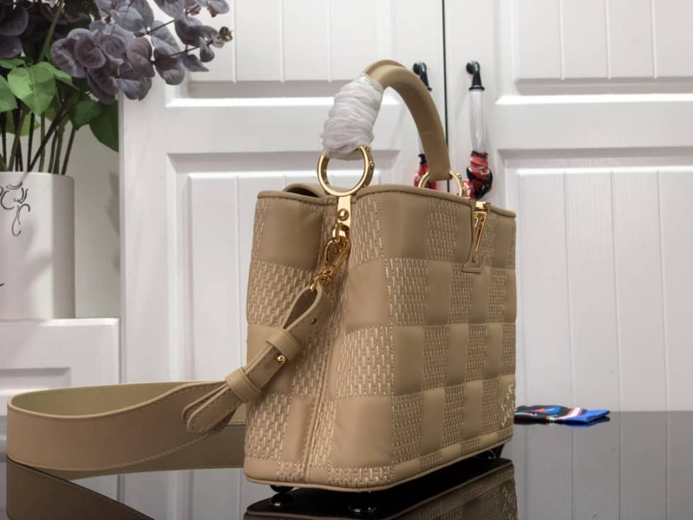 Louis Vuitton Capucines BB Beige M59225 Replica Shoulder Bag