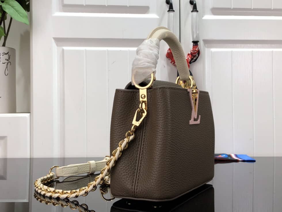 Louis Vuitton Capucines Mini M59709 Replica Shoulder Bag
