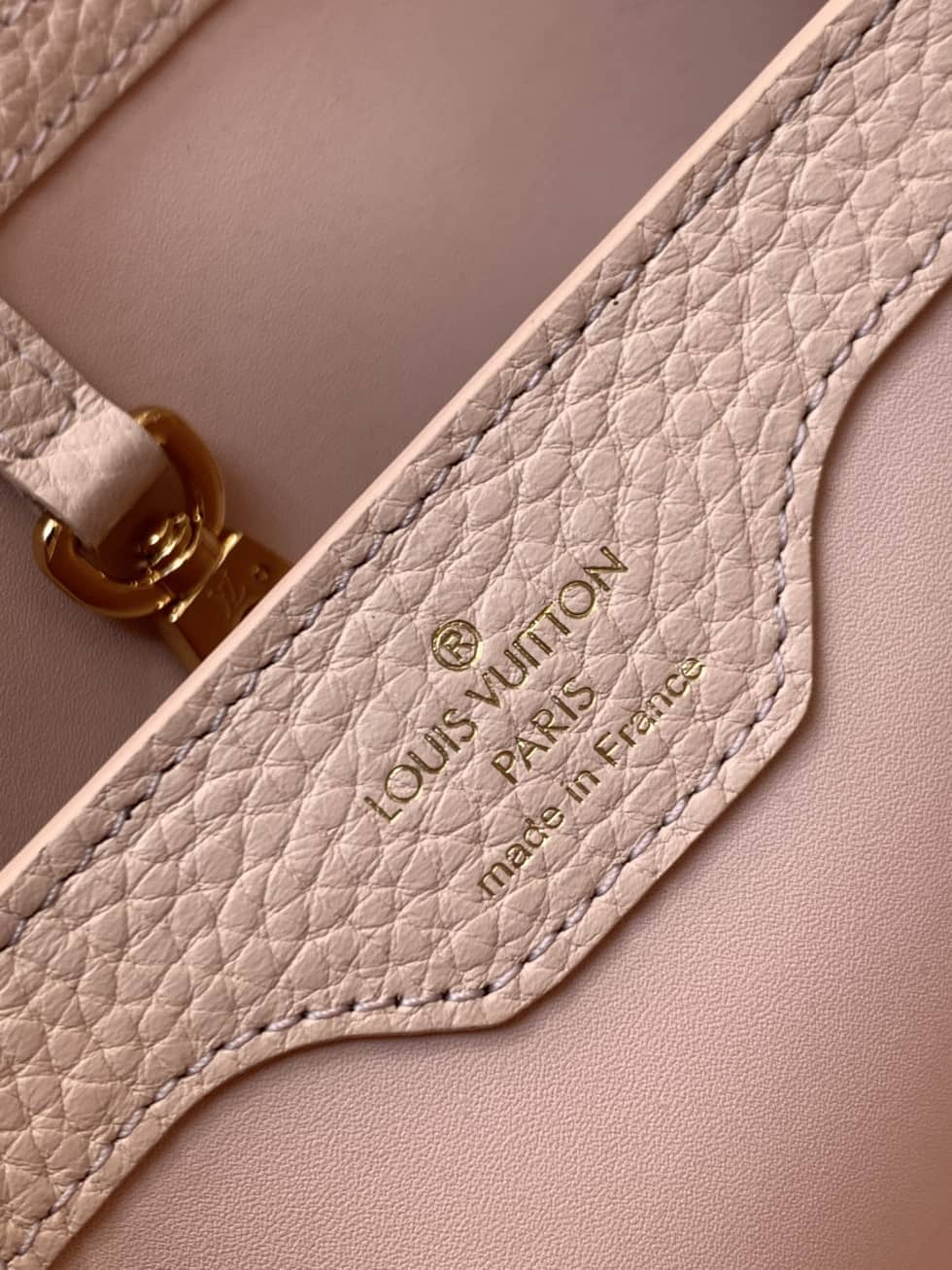 Louis Vuitton Capucines Taurillon Leather Shoulder Bag Replica