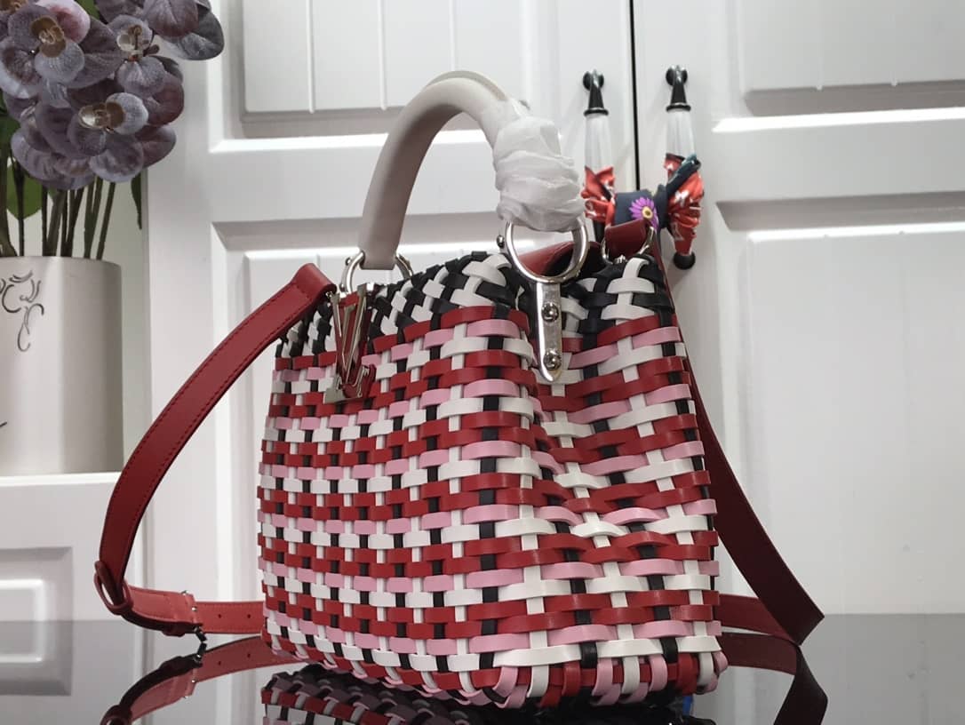 Louis Vuitton Capucines Taurillon Hand Shoulder Bag Replica Red M94519