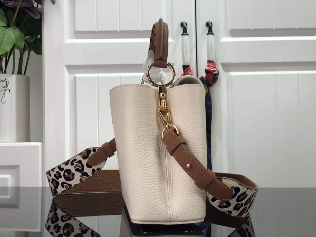 Louis Vuitton Capucines BB Calfskin Handbag Beige