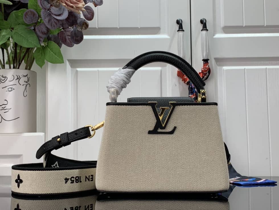 Louis Vuitton Capucines Mini Black M59872 Replica Shoulder Bag