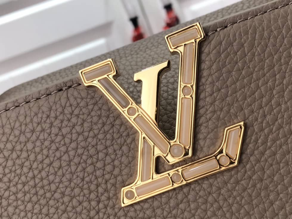 Louis Vuitton Capucines MM Beige M59066 Replica Shoulder Bag