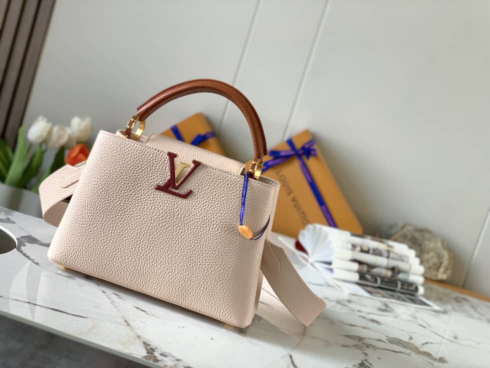 Louis Vuitton Capucines Taurillon Leather Shoulder Bag Replica