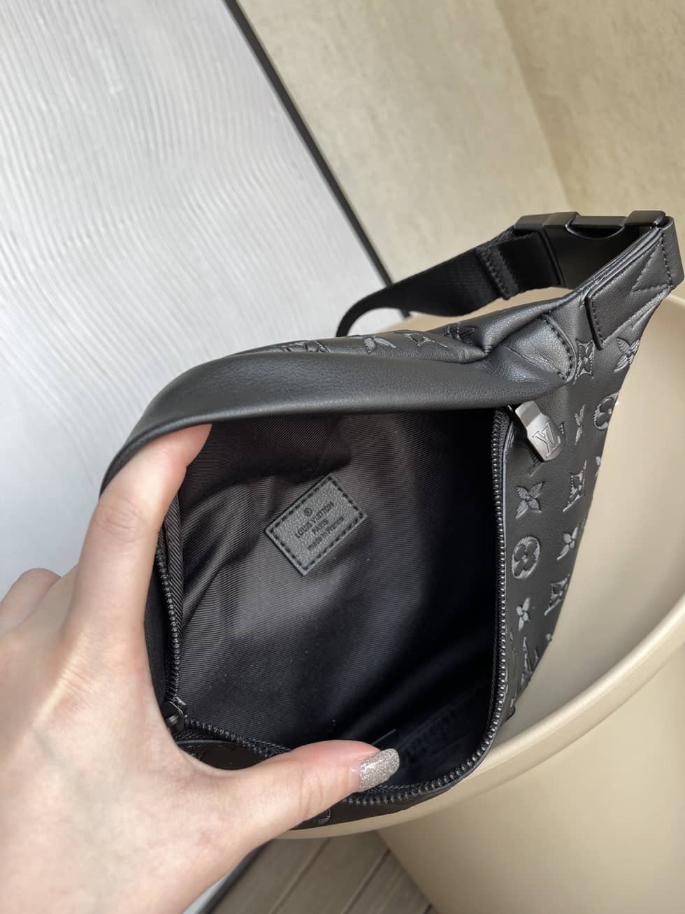 Louis Vuitton Discovery Bumbag PM Monogram Shadow Black M46036 Replica Belt Bag