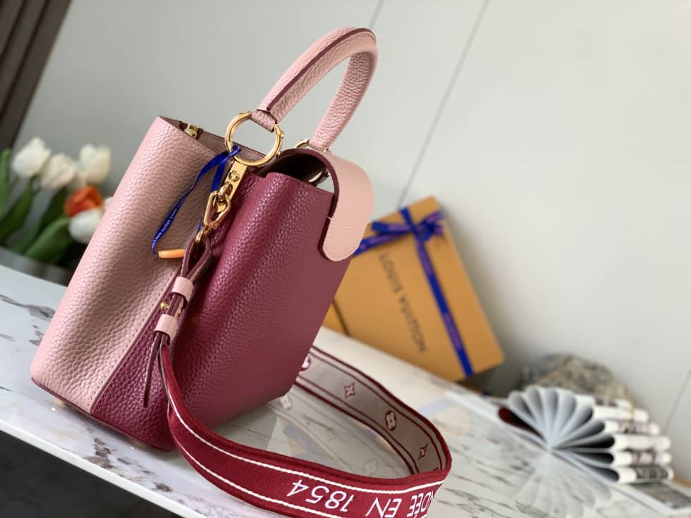 Louis Vuitton Capucines MM Beige And Wine red M58610 Replica Crossbody Bag