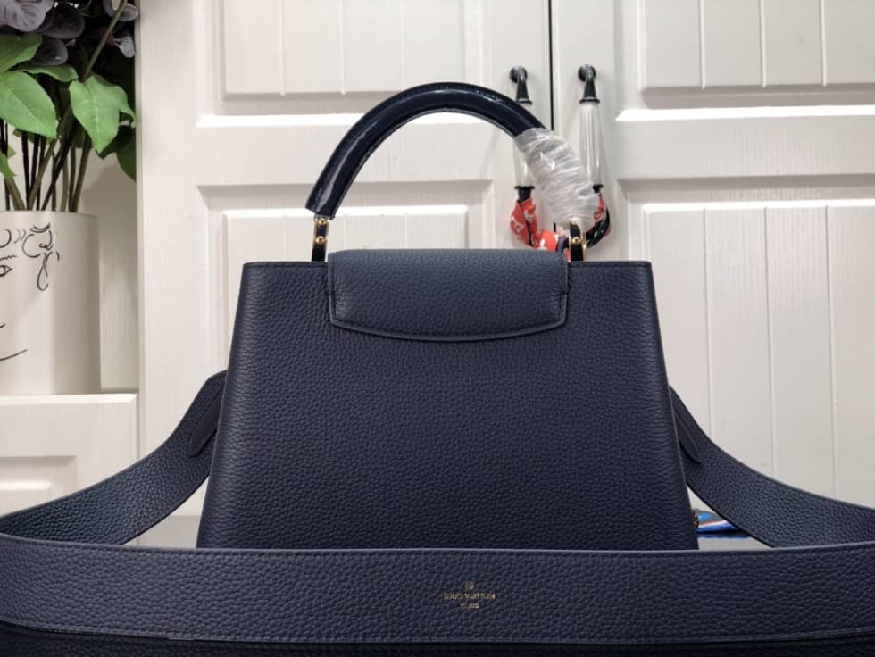 Louis Vuitton Capucines BB M59065 Replica Shoulder Bag