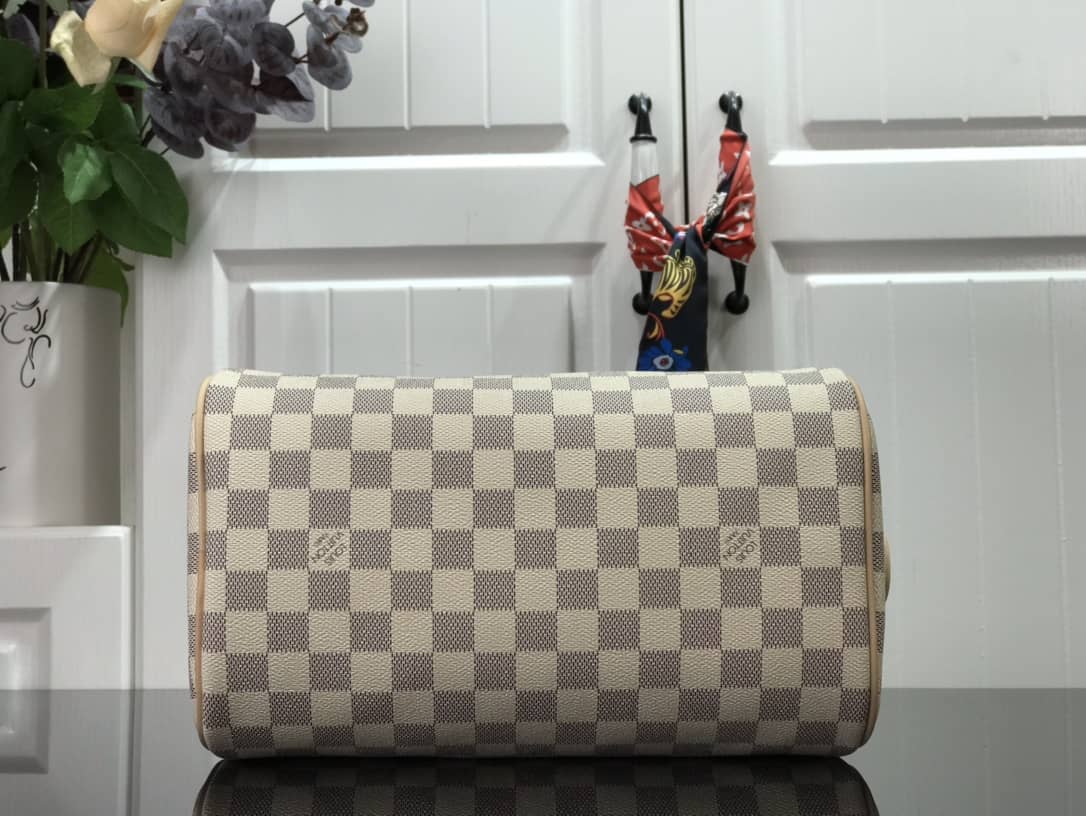 Louis Vuitton King Size Toiletry Bag Replica White M47528