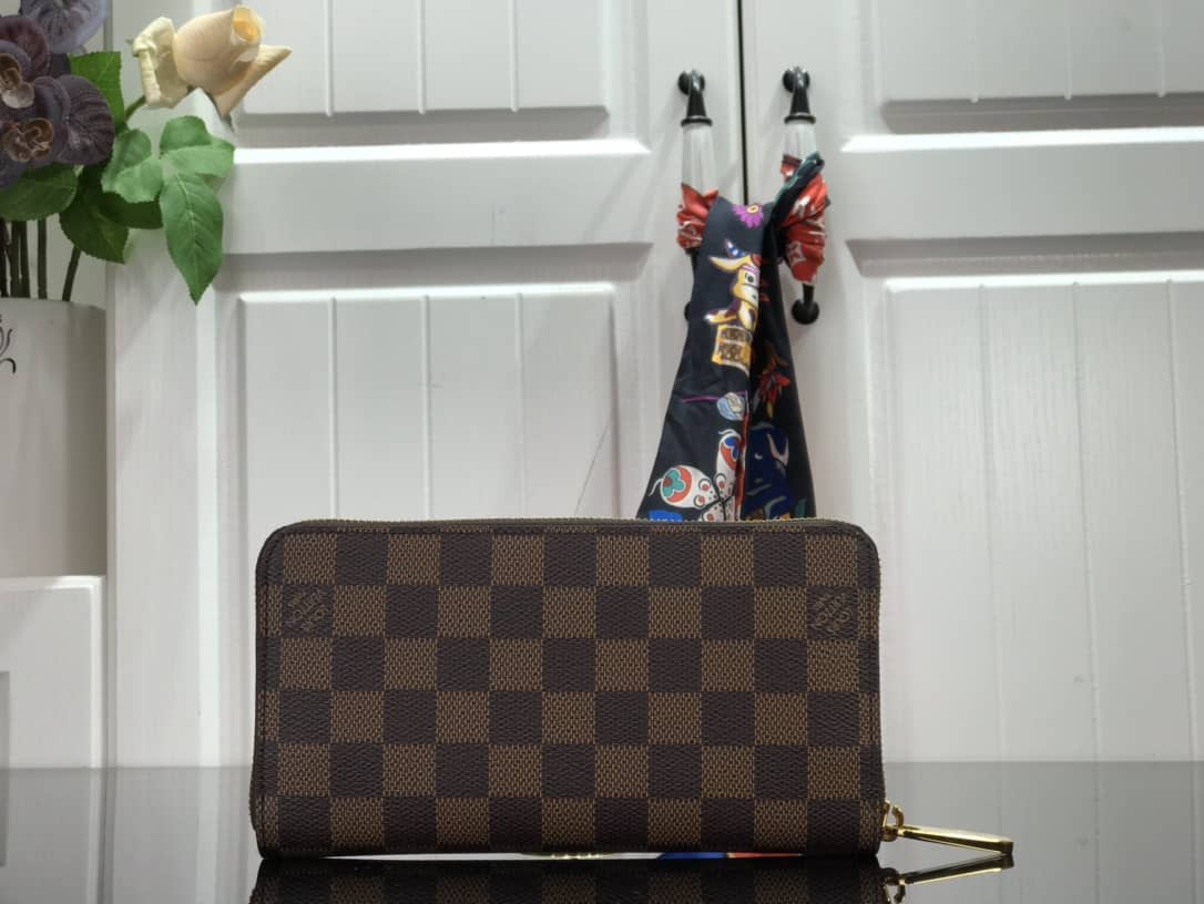 Louis Vuitton Christmas Damier Ebene Canvas Zippy Wallet Replica N60403