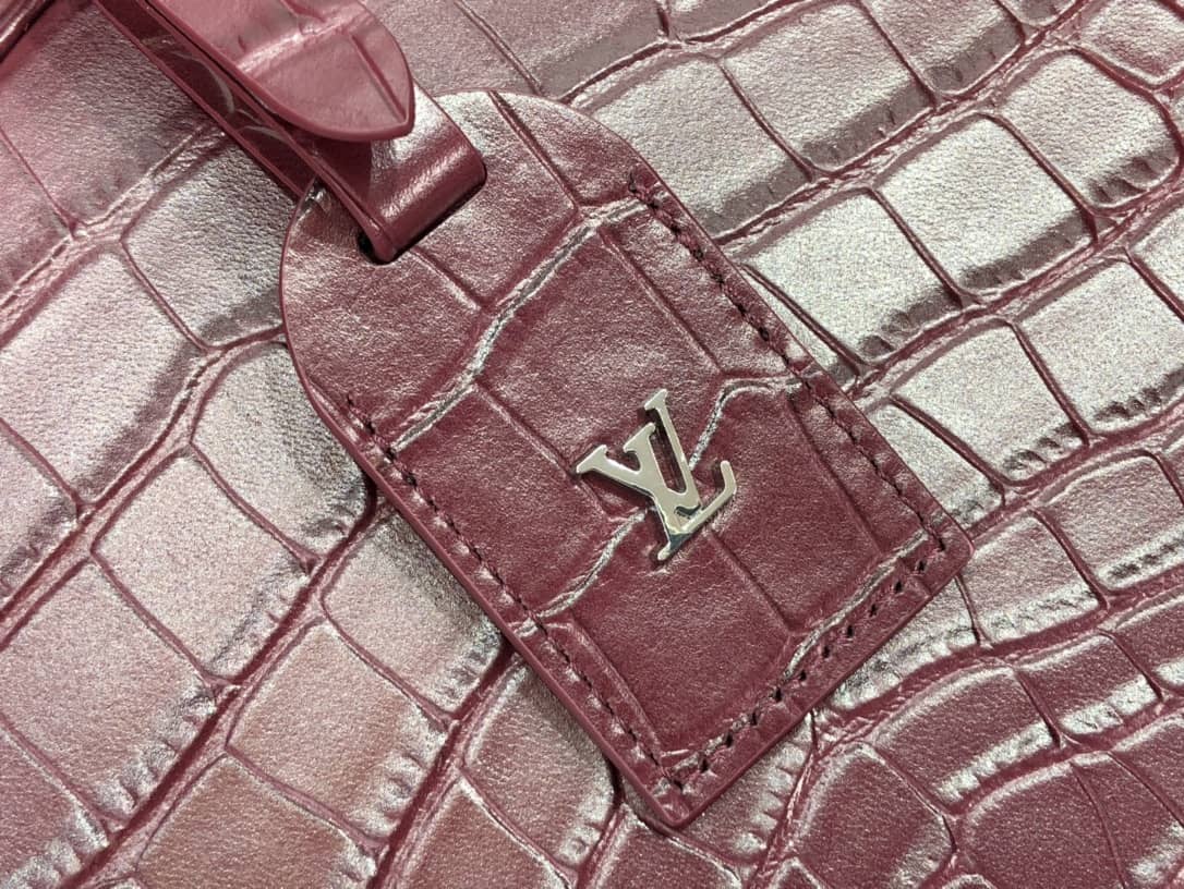 Louis Vuitton Petite Boite Chapeau Crocodilien Brillant Replica Bag Red N93597