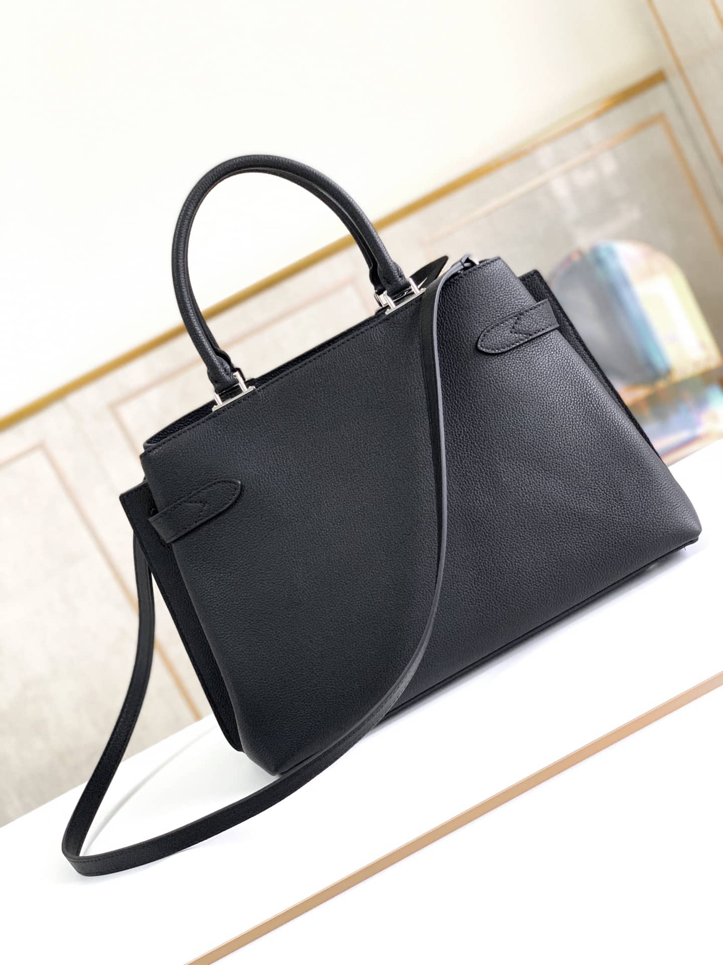 Louis Vuitton Lockme Day Tote Replica Black M53730