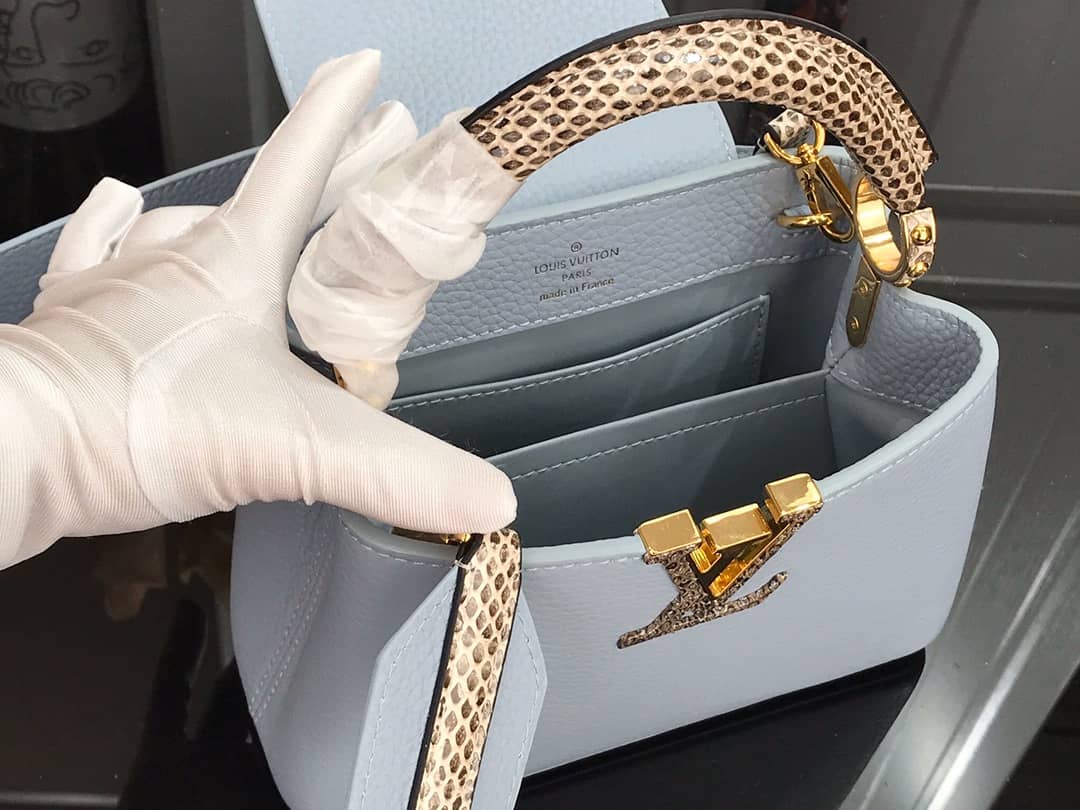 Louis Vuitton Capucines MM Taurillon Leather Tote M94227