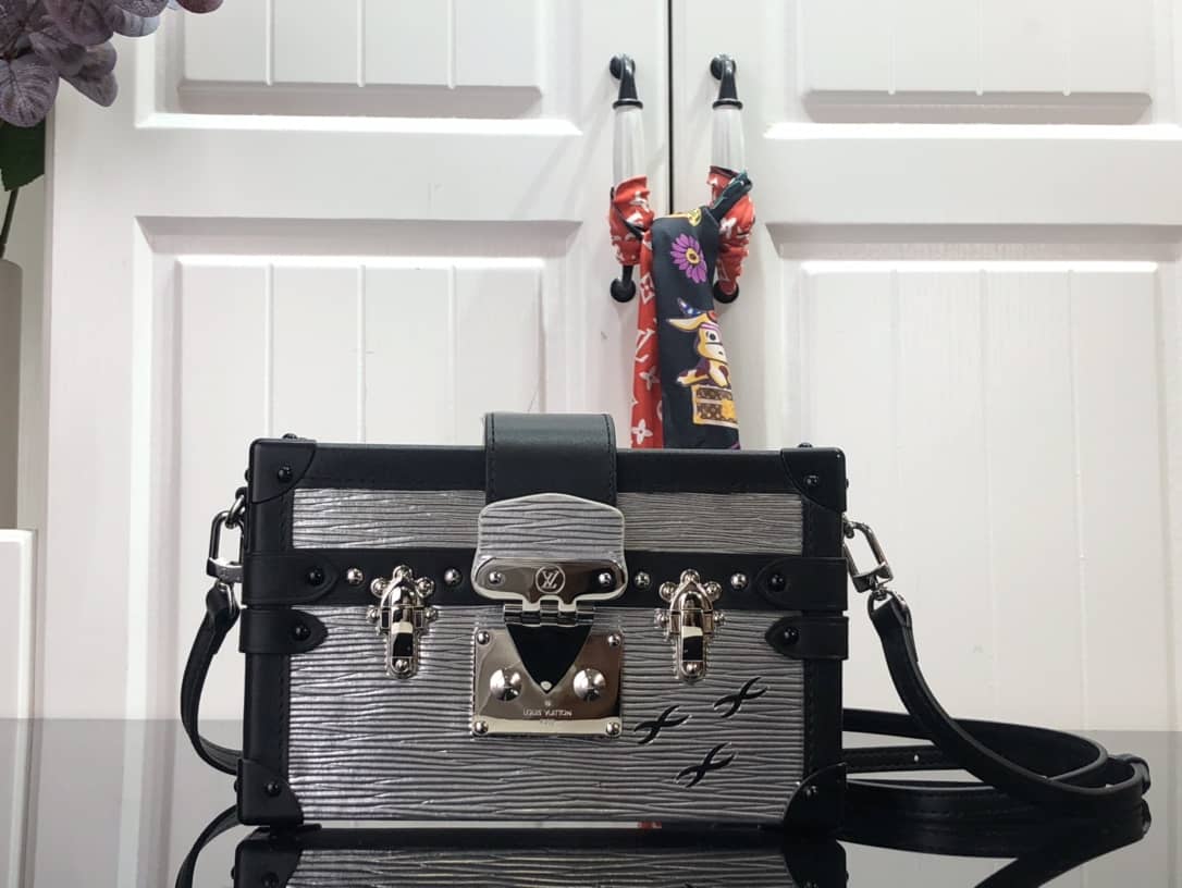 Louis Vuitton Crossbody Dupe Petite Malle  M55309