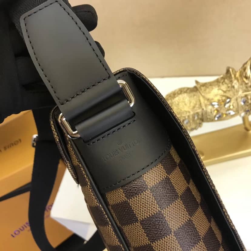 Louis Vuitton District MM Damier Ebene Canvas Bag Replica N41032