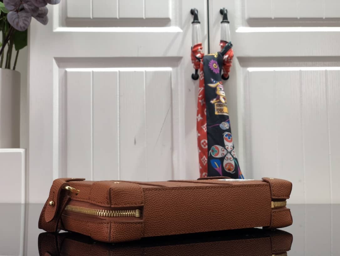 Louis Vuitton Crossbody Dupe Soft Trunk NBA Wearable M80549