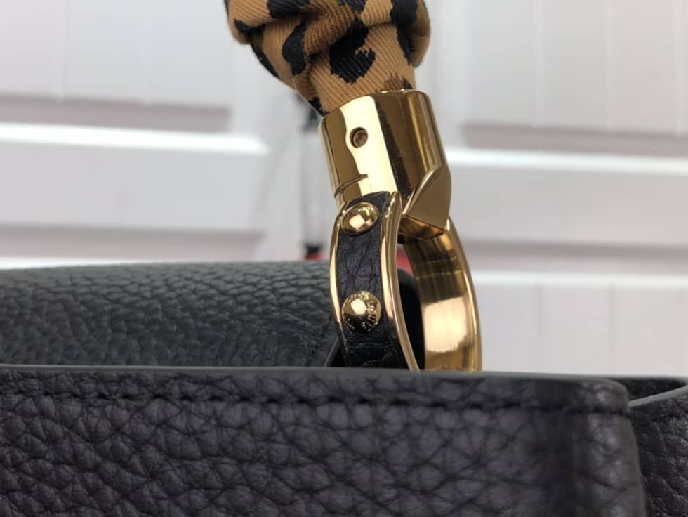 Louis Vuitton Capucines MM Black M58732 Replica Crossbody Bag