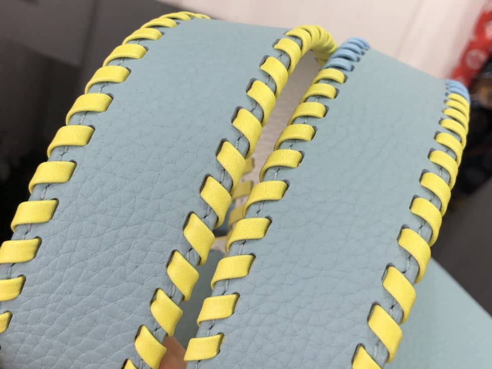 Louis Vuitton Capucines Mini M57945 Replica Shoulder Bag