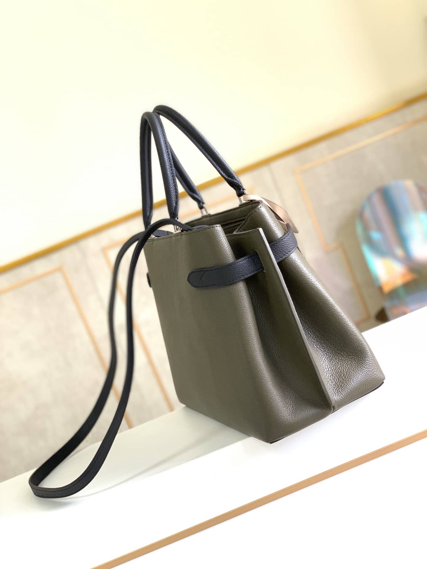 Louis Vuitton Lockme Day Tote Replica Green M53730