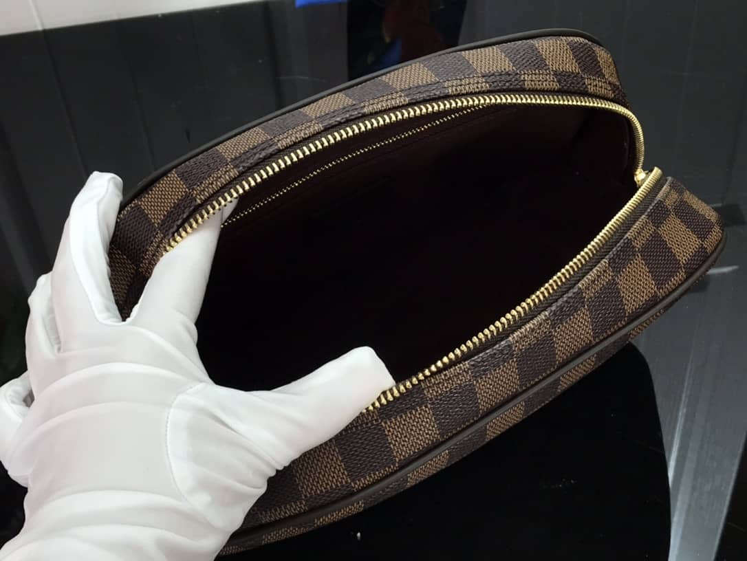 Louis Vuitton Damier Ebene Toiletry Bag Replica M47527
