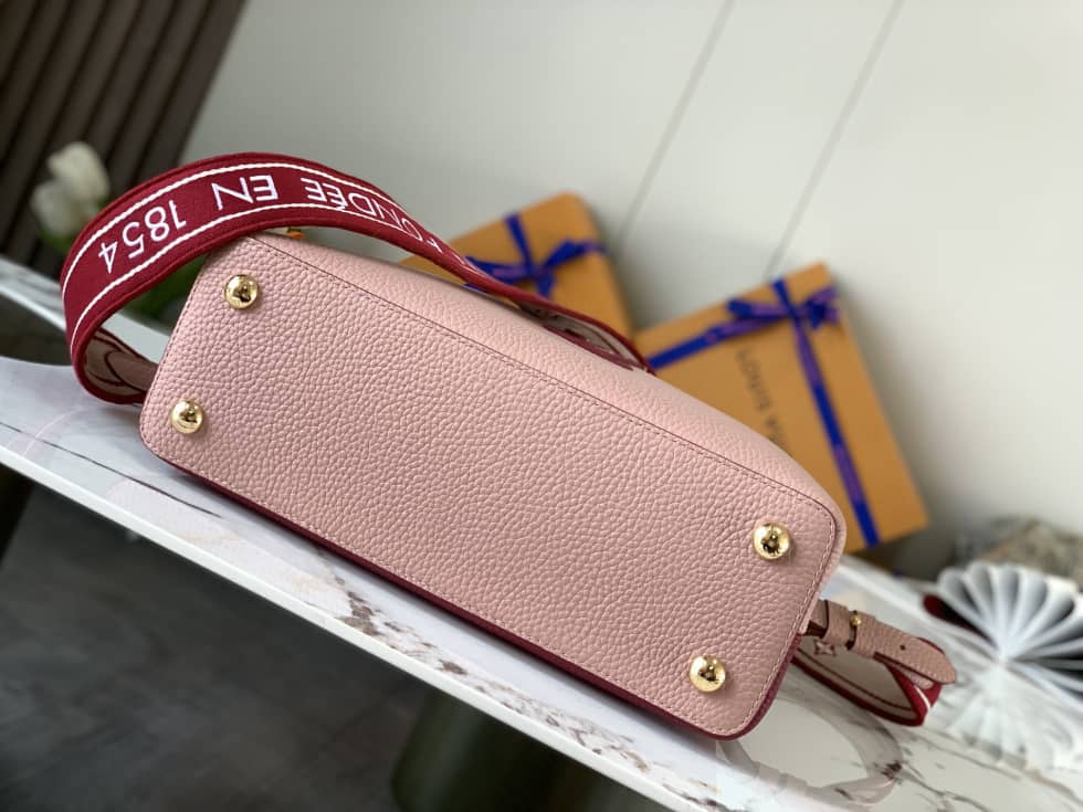 Louis Vuitton Capucines MM Beige And Wine red M58610 Replica Crossbody Bag