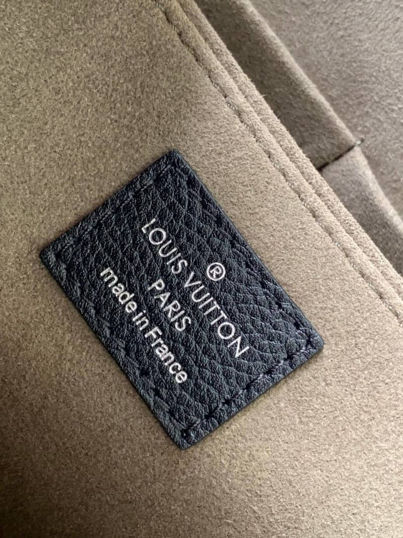 Louis Vuitton Laurier Toffee Latte MyLockme Bag Replica M55323