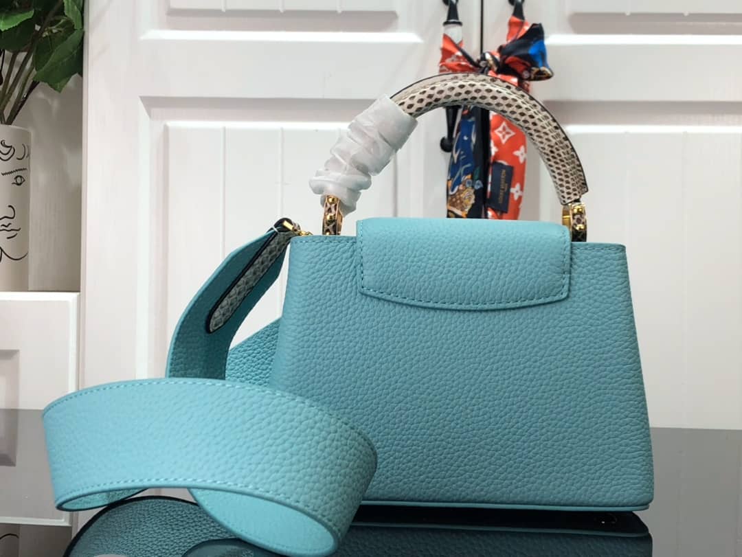 Louis Vuitton Capucines MM Taurillon Leather Tote M94227