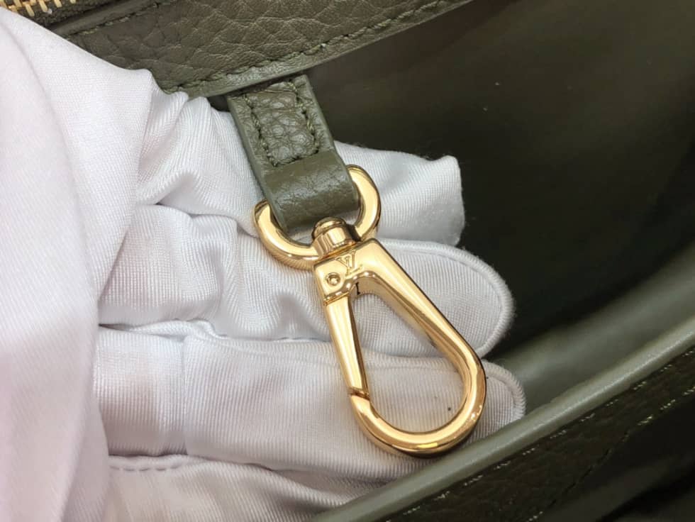 Louis Vuitton Capucines MM M58578 Replica Shoulder Bag