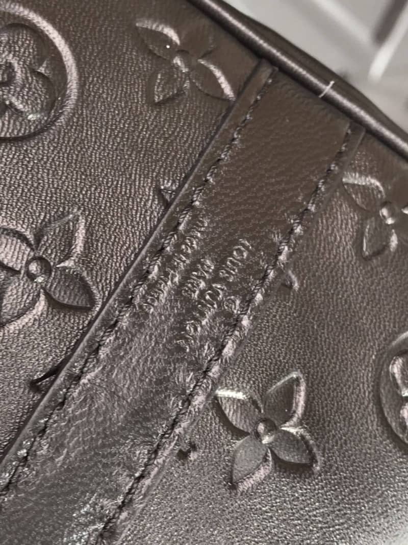 Louis Vuitton Speedy Bandouliere 22