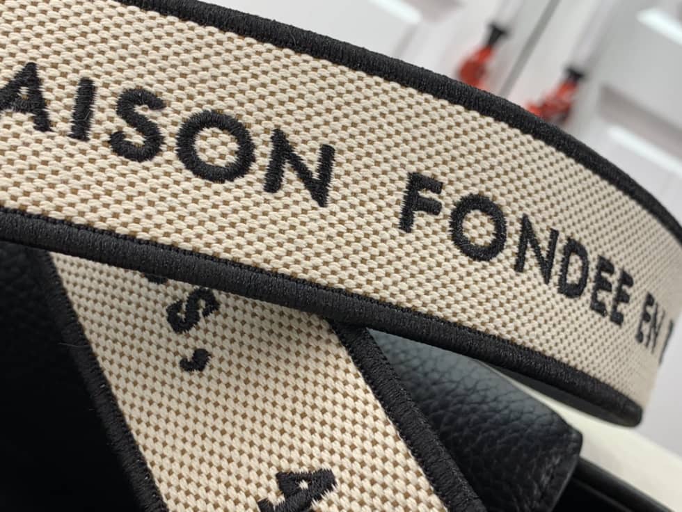 Louis Vuitton Capucines BB Black M59872 Replica Shoulder Bag