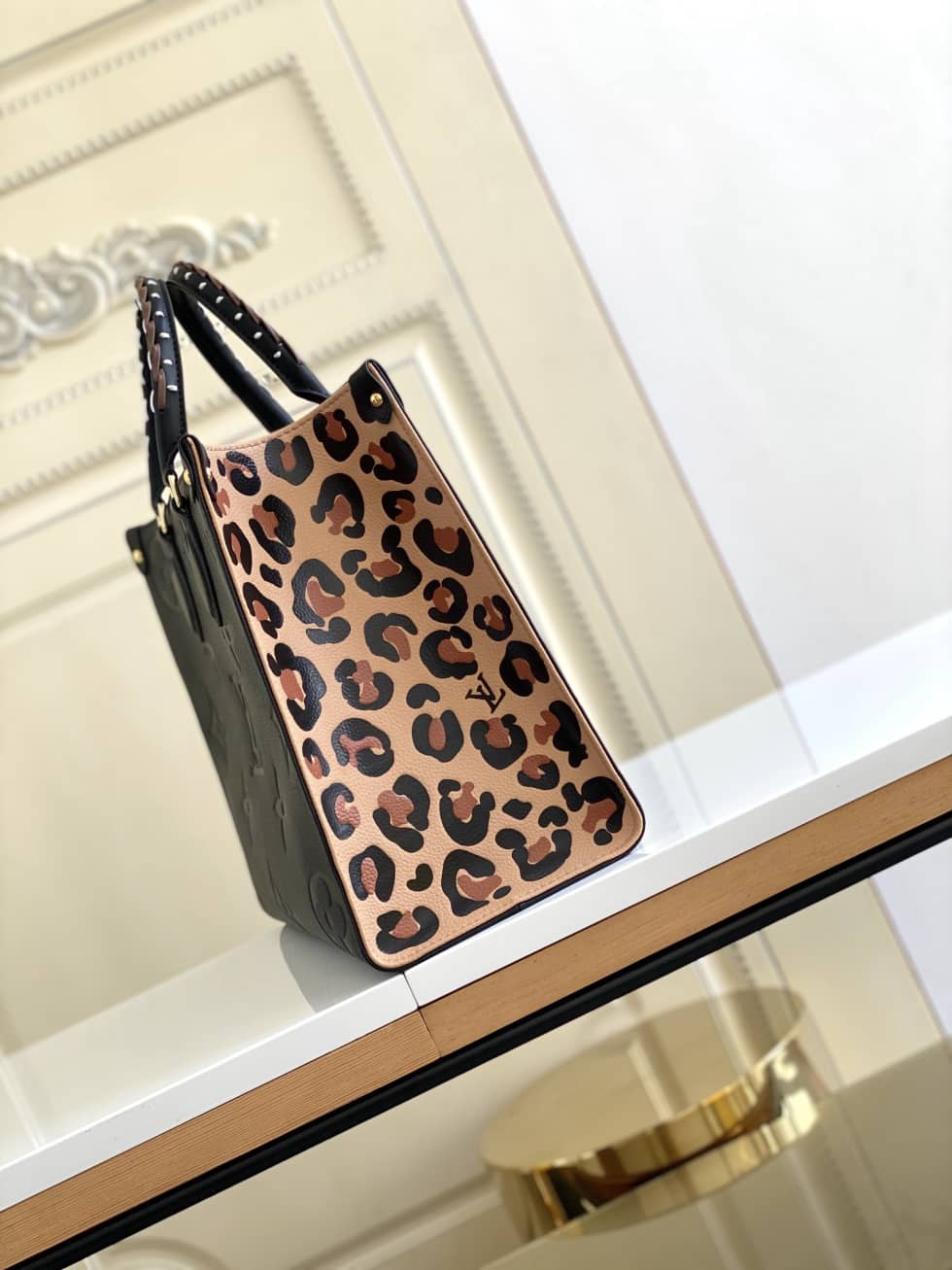 Louis Vuitton Wild At Heart OnTheGo MM Black M58522 Replica Tote
