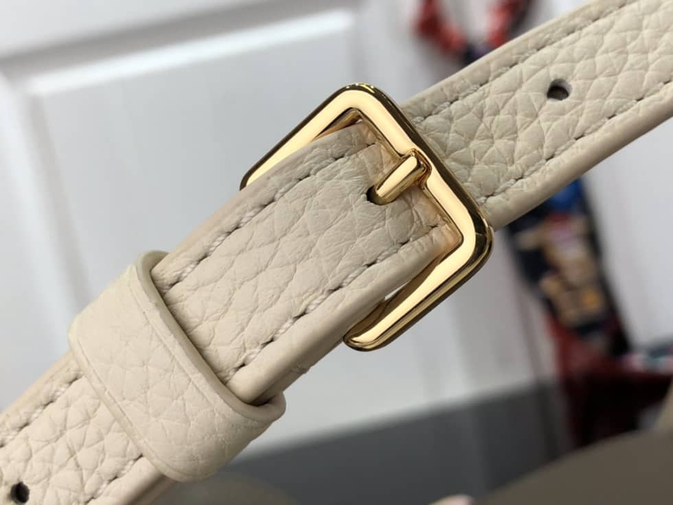 Louis Vuitton Capucines Mini M59709 Replica Shoulder Bag