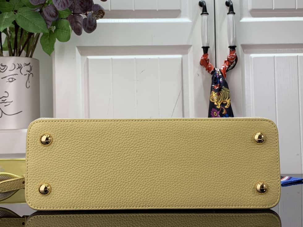 Louis Vuitton Capucines MM Yellow M59872 Replica Shoulder Bag