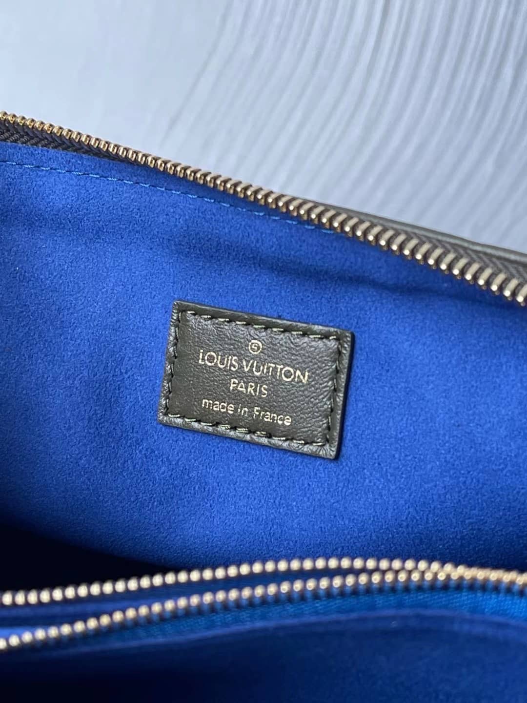 Louis Vuitton Coussin MM Embossed M57782 Replica Shoulder Bag