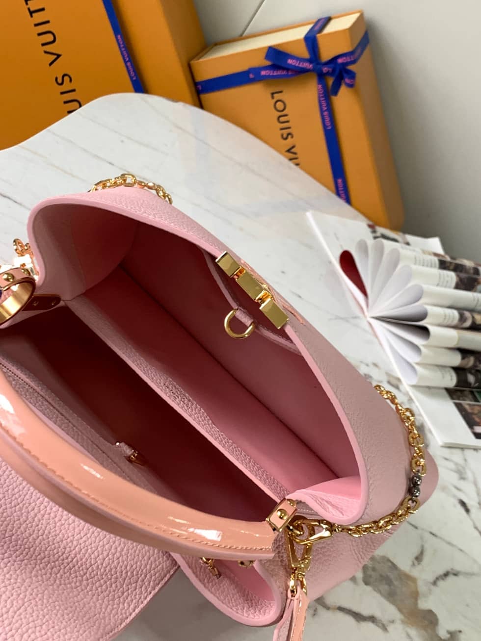 Louis Vuitton Capucines MM Pink M59209 Replica Crossbody Bag