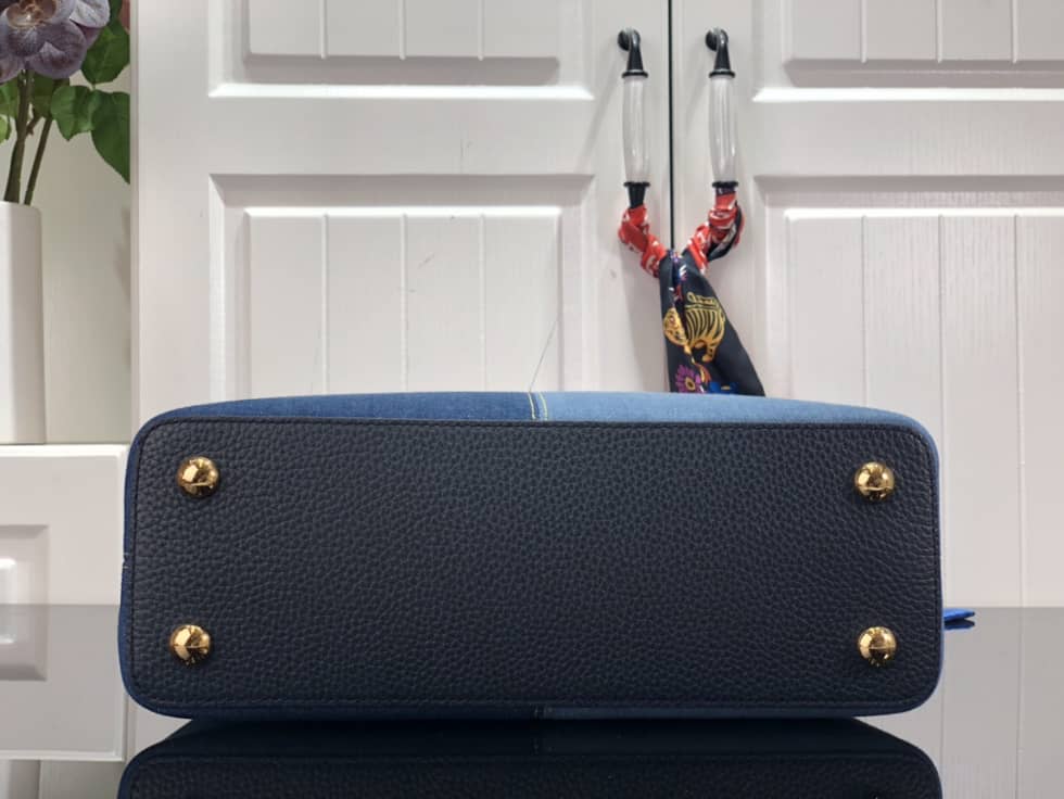 Louis Vuitton Capucines MM M59430 Replica Shoulder Bag